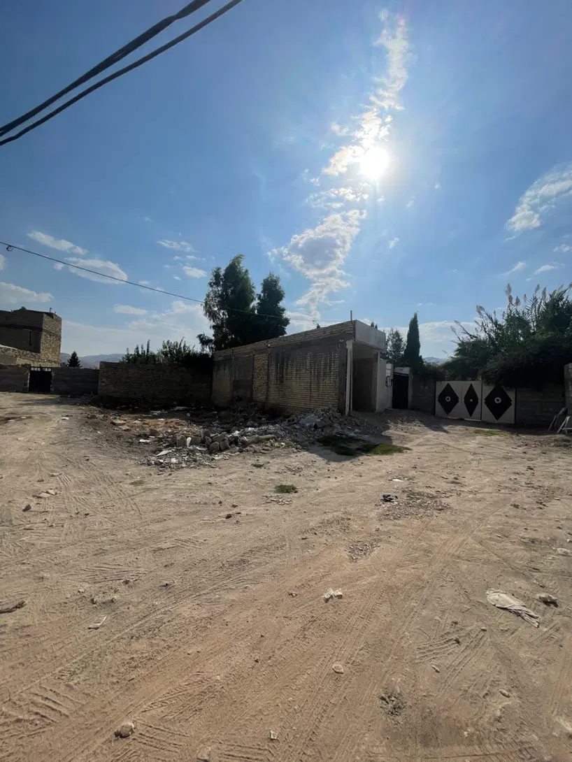 زمین ۱۴۸متری کرونی