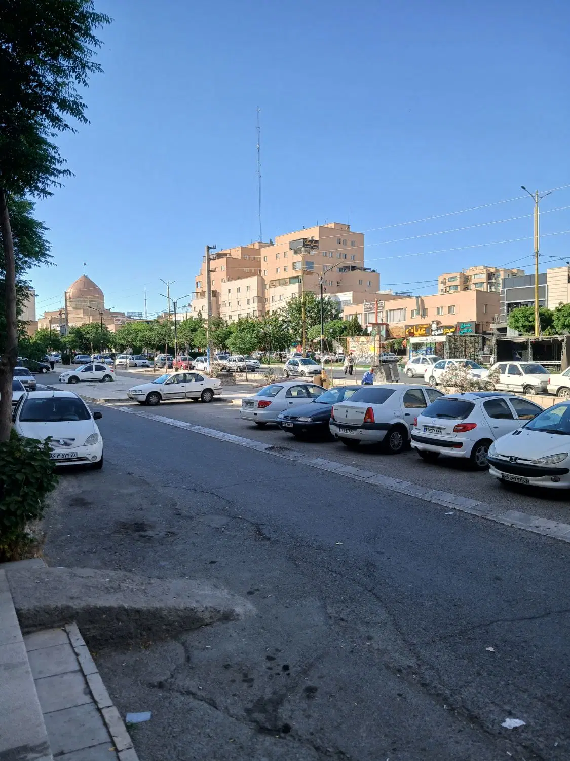 مغازه تجاری همکف