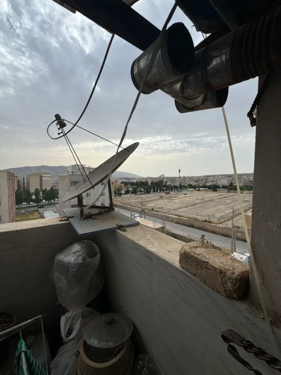 واحد ۱۰۳ متری خبرنگار