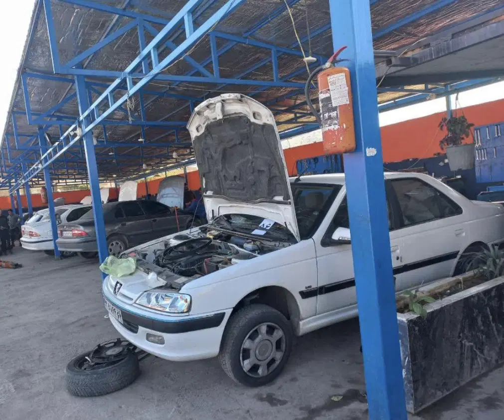 اجاره مغازه در گاراژ  تخصصی اتومبیل پر مشتری