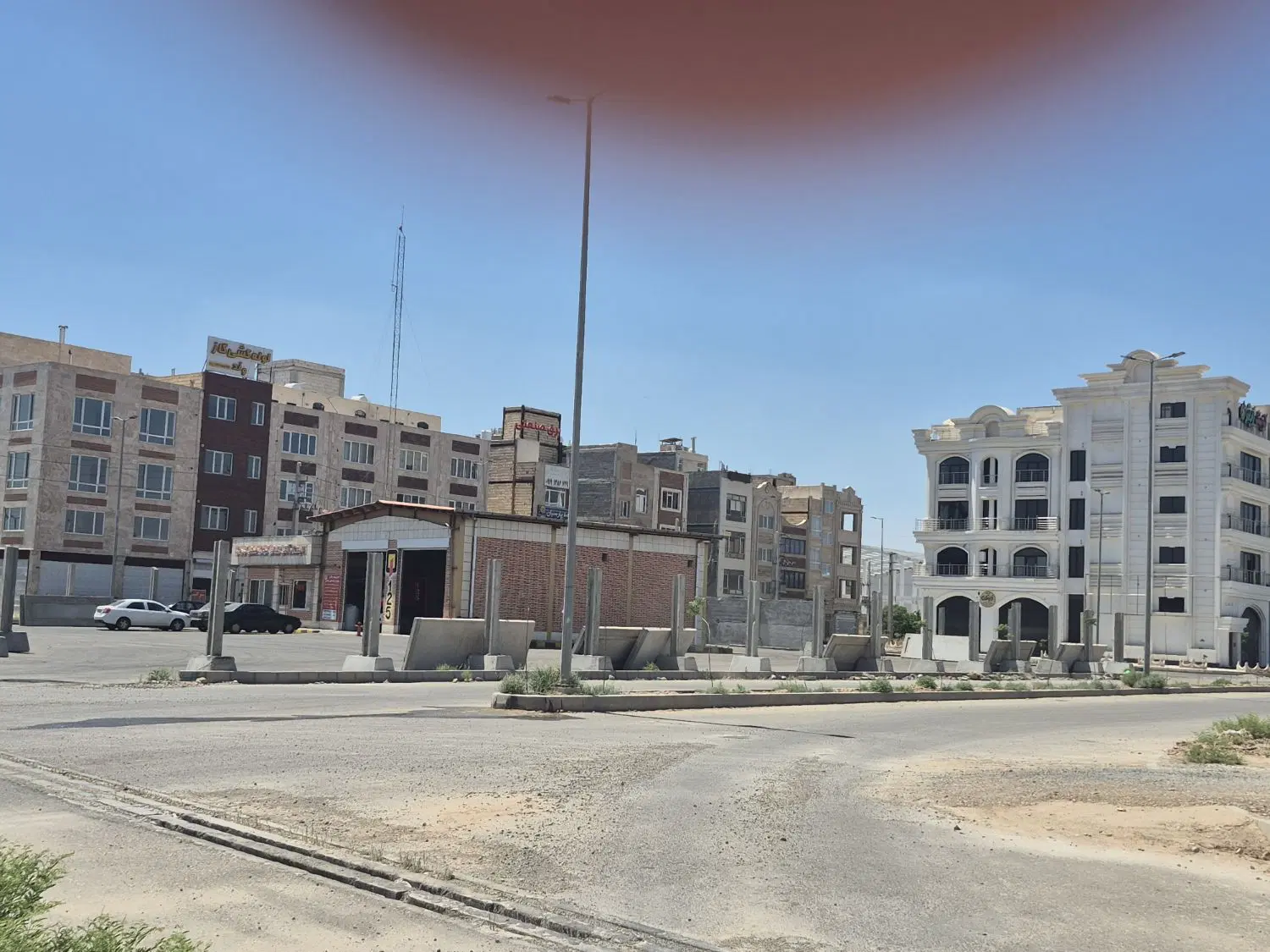 مغازه و دفتر اداری واقع در شهرک صنعتی قرچک