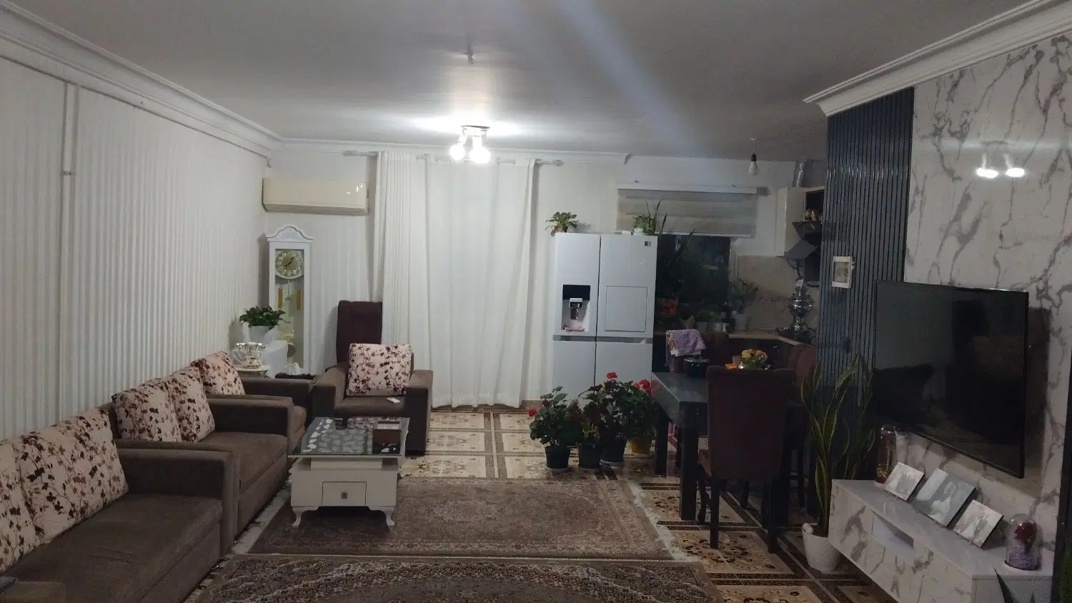 واحد ۶۰ متری_طبقه اول_ تمیز شیک