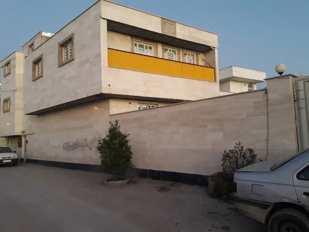 خانه دوطبقه ویلایی حیاط دار دوبرکوچه نوساز
