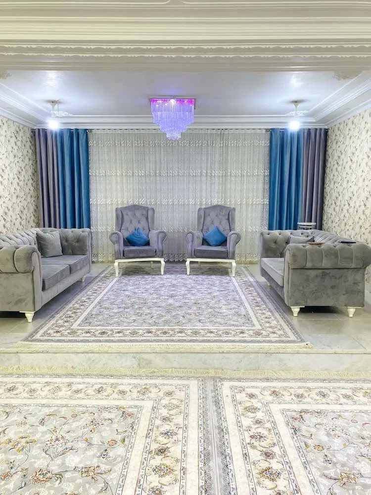 خانه دوطبقه خیابان معلم (پست)