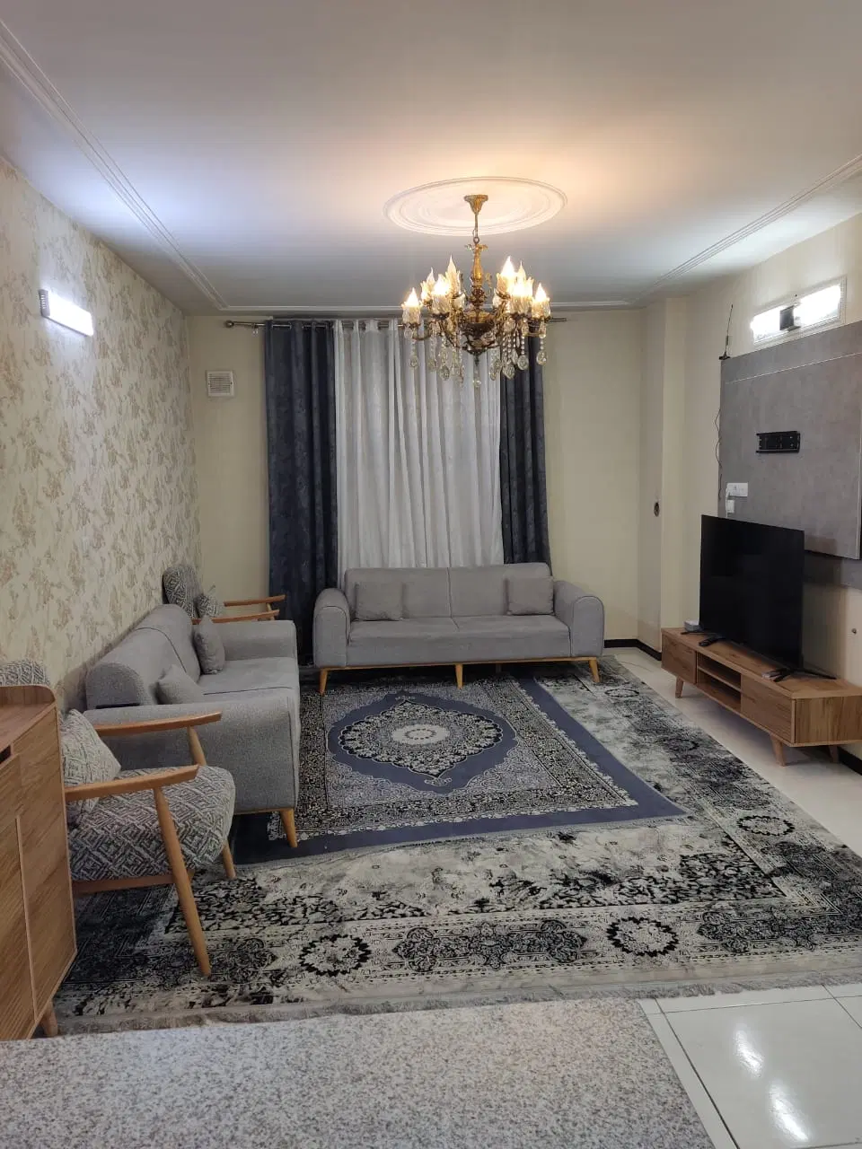 رهن آپارتمان دو خواب واقع در بلوار طلاییه 6 واحدی