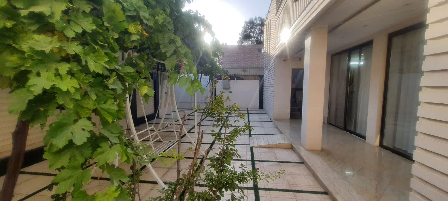 فرصت خرید خانه ی ویلایی لوکس با محوطه‌سازی زیبا
