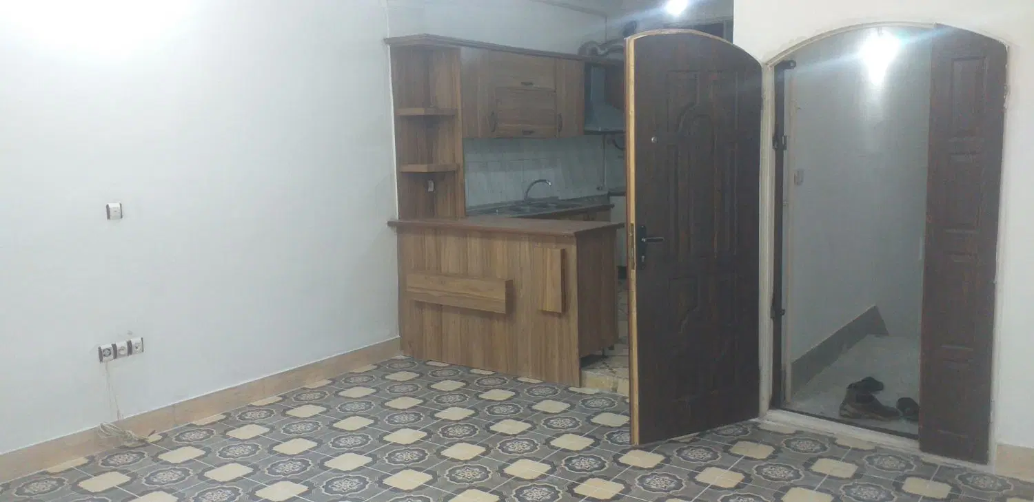 آپارتمان ۷۵ متری .طبقه ۲ از ۳