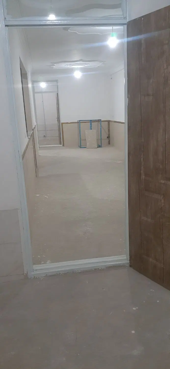 دوطبقه ۳۰۰ متر زمین نصرت آباد