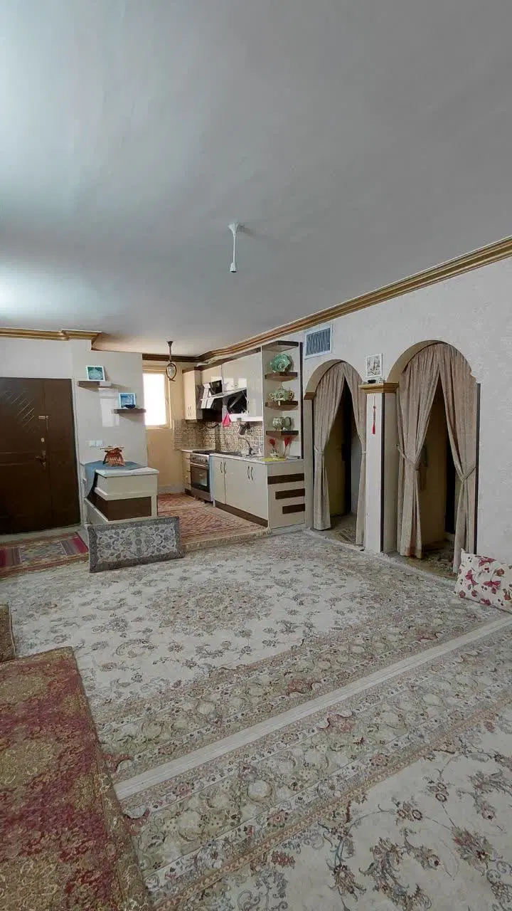 واحد ۷۸ متری  مفید خوش نقش