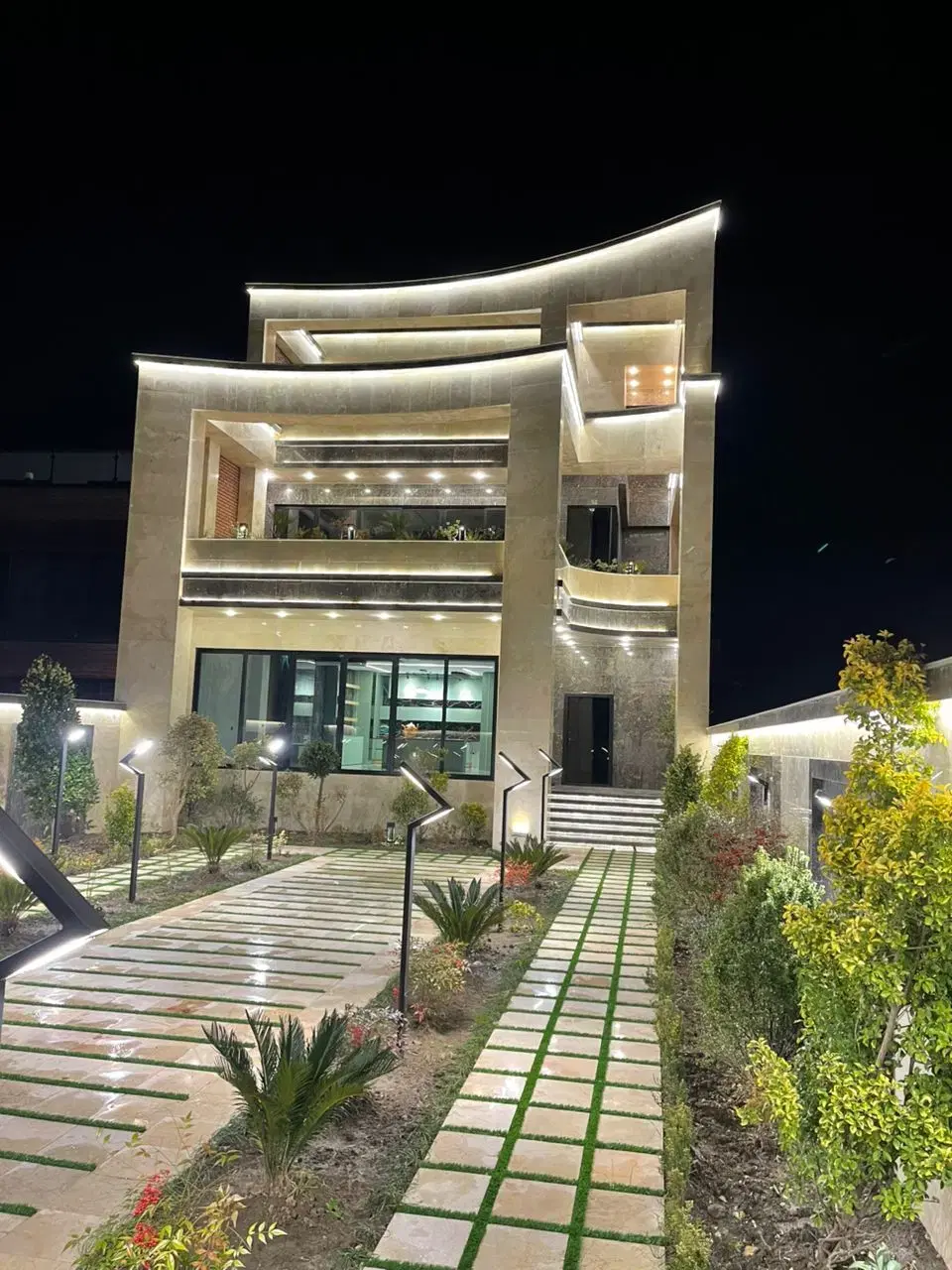 ا ویلای فول هوشمند امکانات در شهرک تکمیل شده
