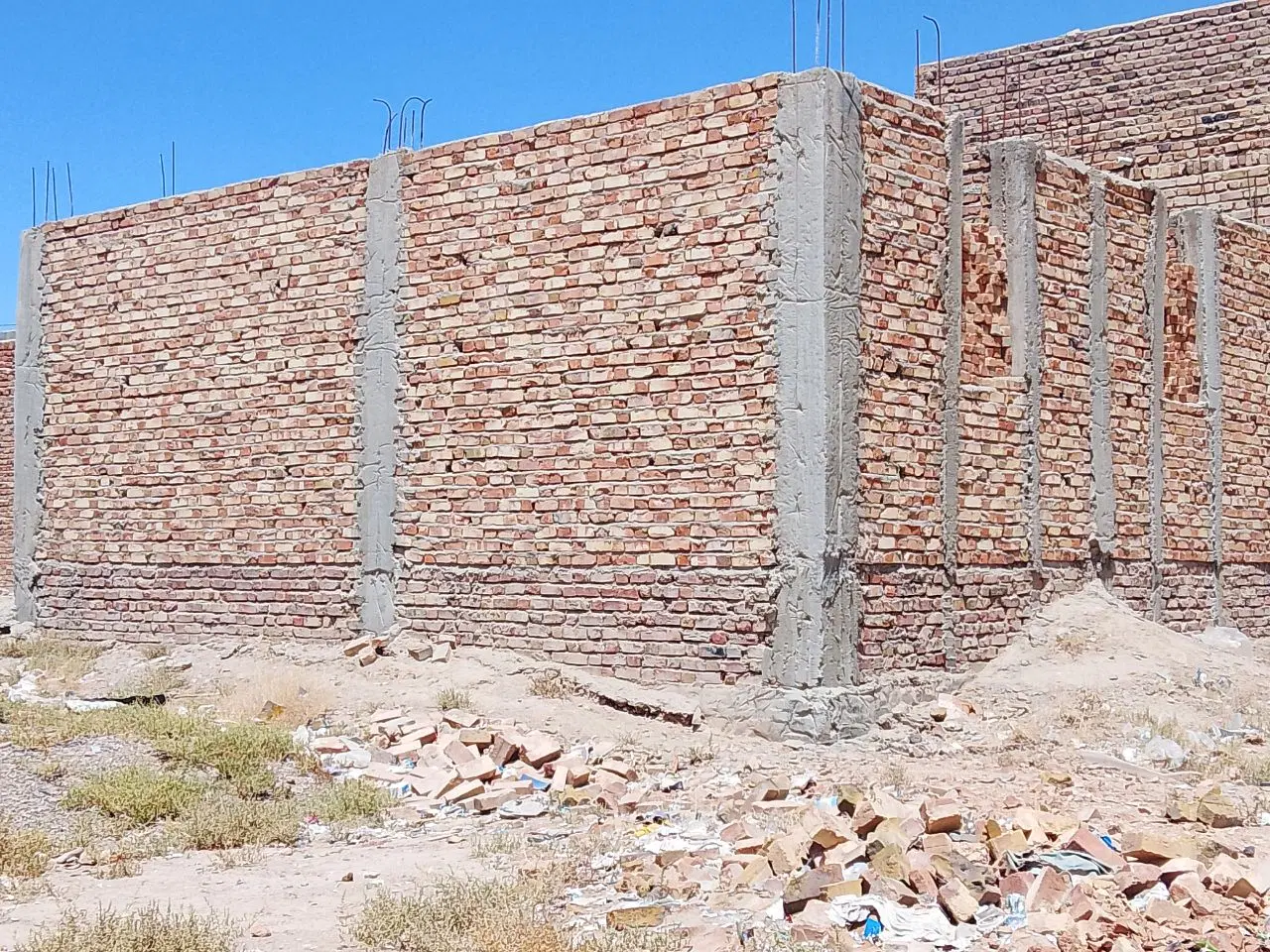 منزل نیمه کاره شناژ ناصراباد