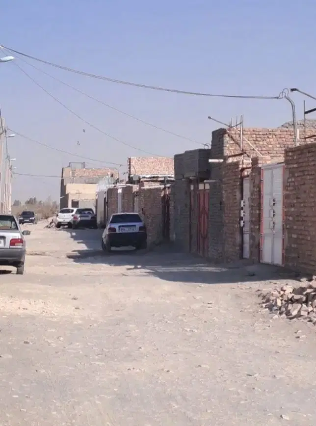 زمین باهنر