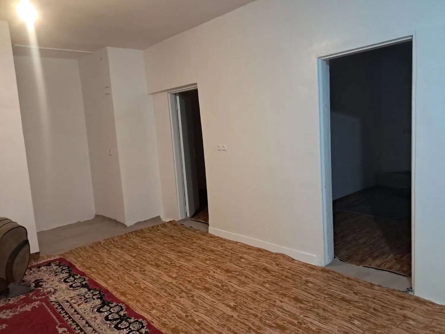 رهن خانه روبروی دیوار دانشگاه آزاد همکف حیاط دار