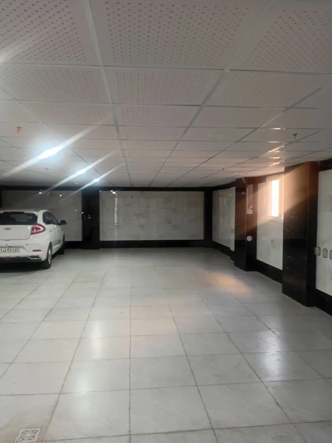 پارکینگ ماشین