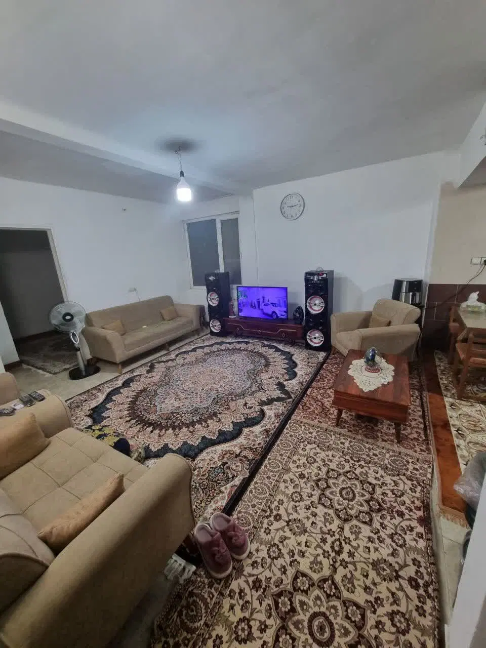 واحد ۷۵ متری خوش نقشه بر خیابان اصلی پارک مهرگان