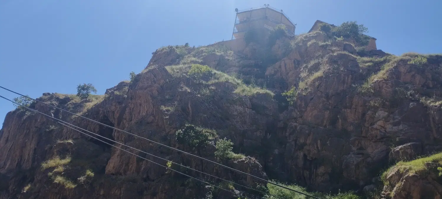 خانه دو طبقه در کانی دینار
