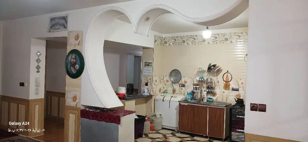 یک باب منزل مسکونی دوطبقه