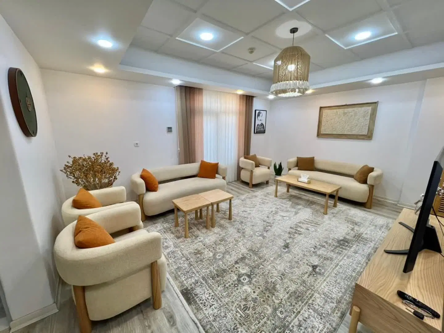 آپارتمان 90متر دوخواب برج جمهوری (سندششدانگ)