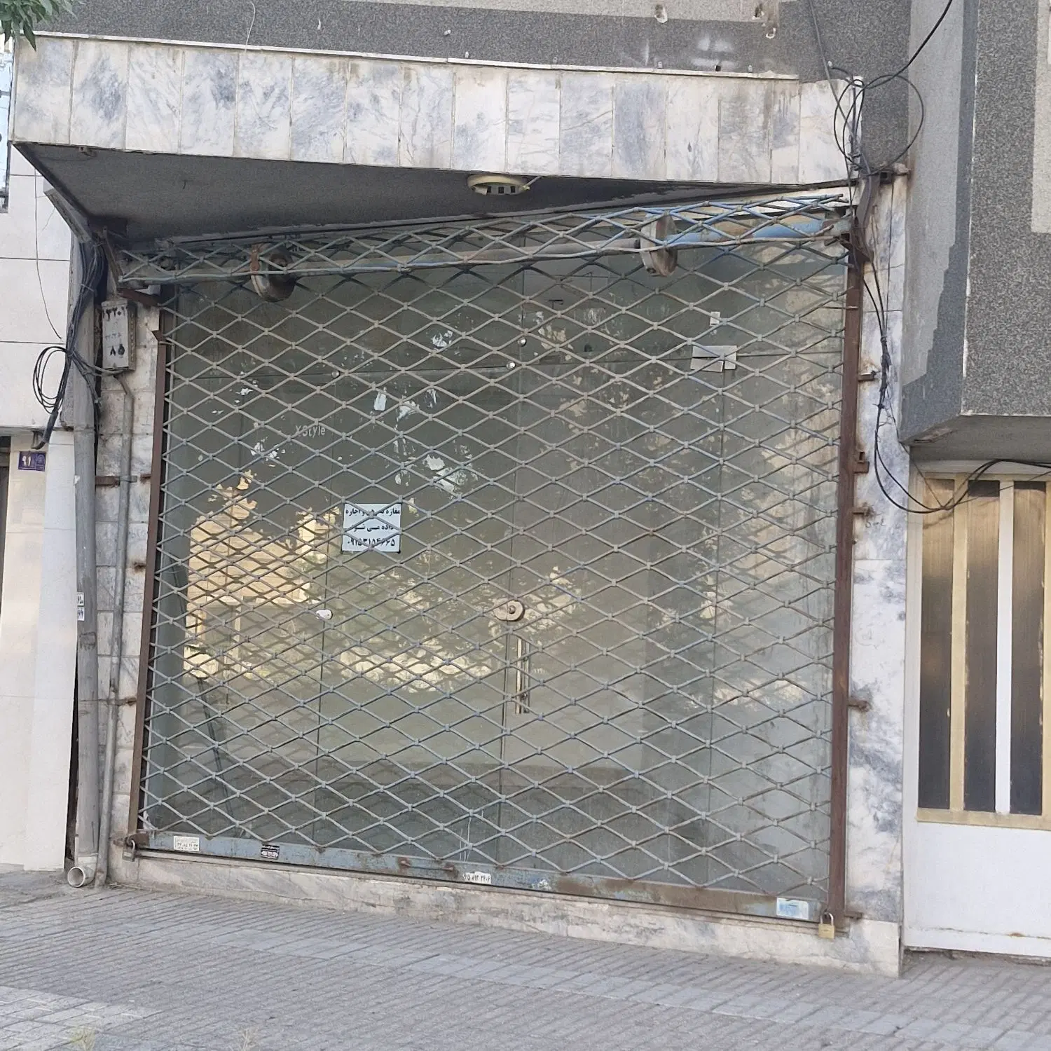 مغازه تجاری حاشیه بلوار اصلی
