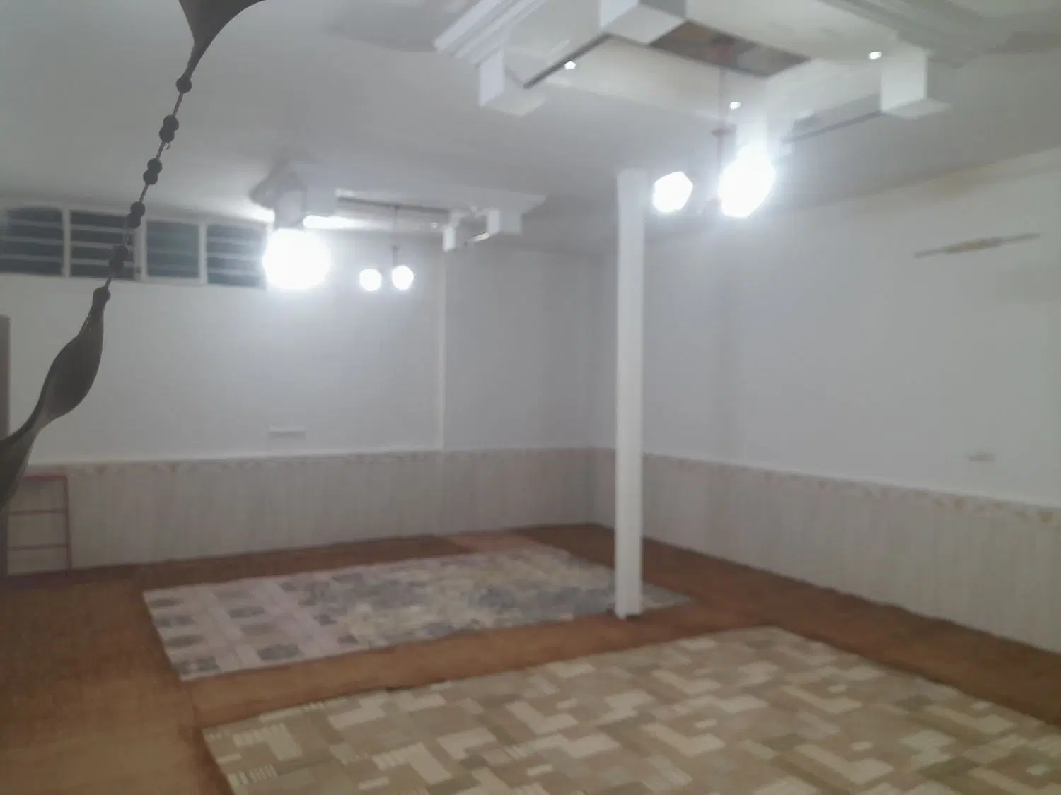 یک باب منزل آپارتمانی طبقه همکف