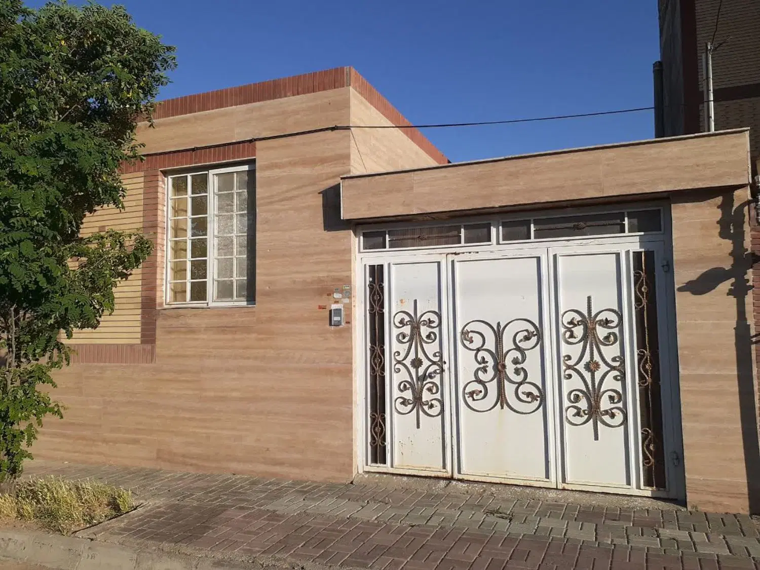 معاوضه ویلای ۲۰۰متر گلبهار با آپارتمان ۳ خواب مشهد