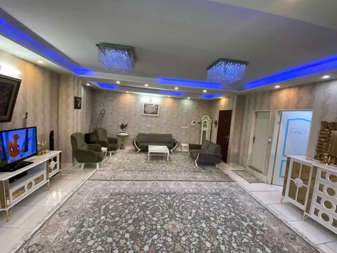 واحد ۷۴ متری گلدسته نوساز