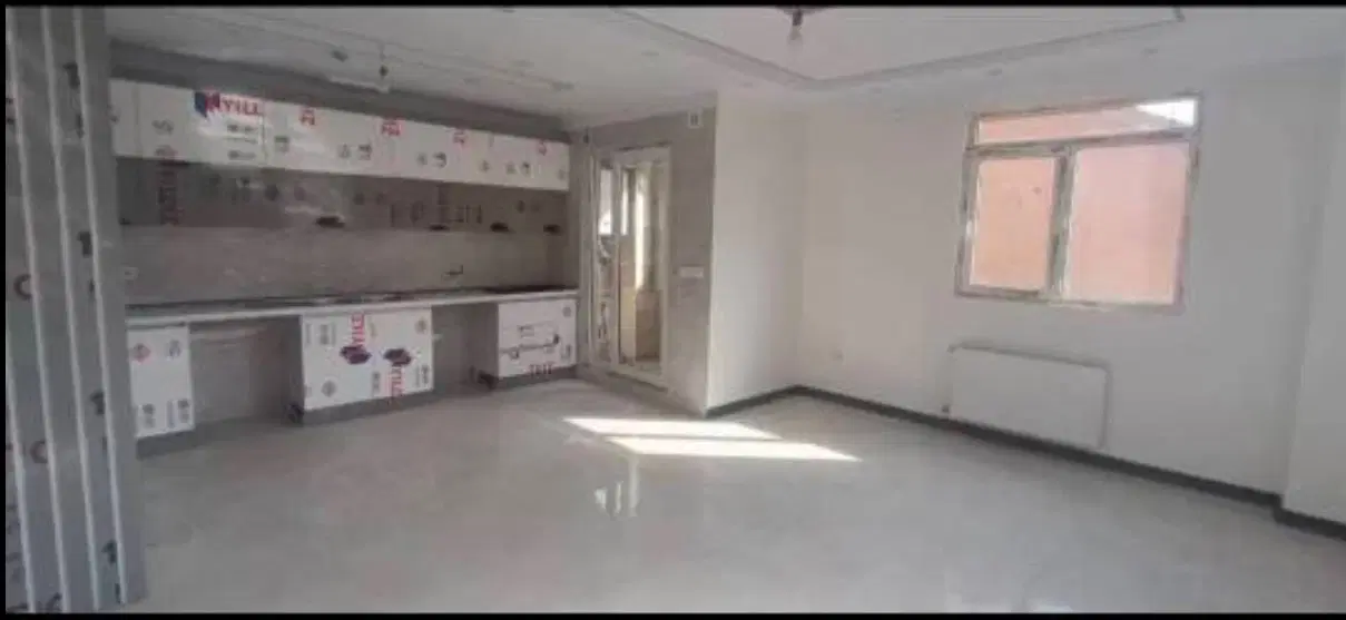 ۸۲ متر نوساز تک واحدی غرق نور