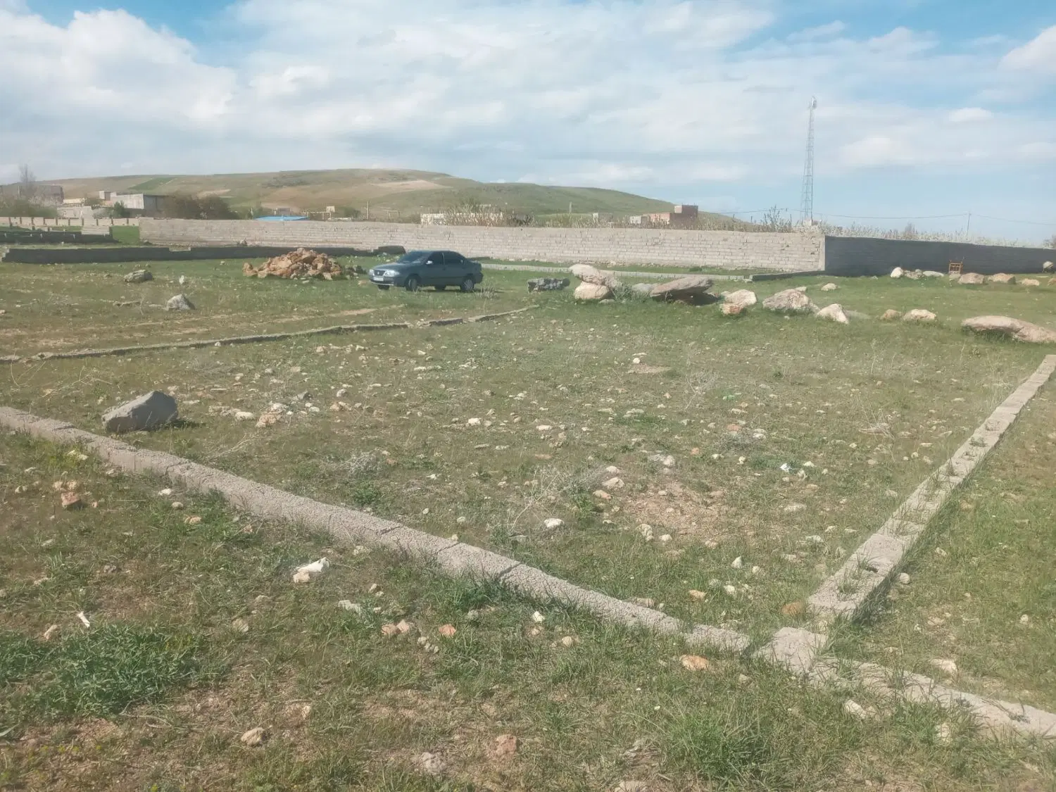زمین در سرعین