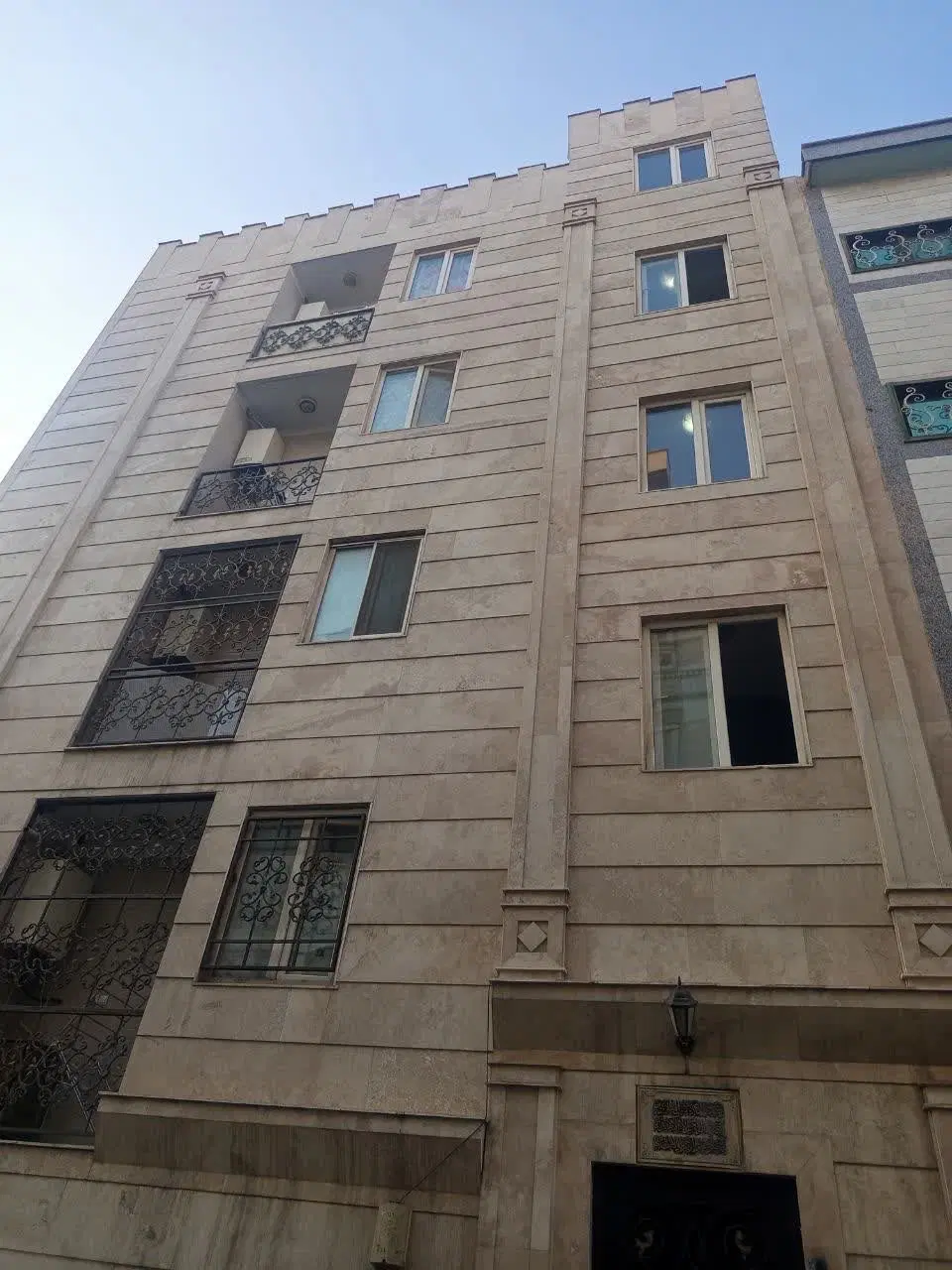۵۶ متر با پارکینگ