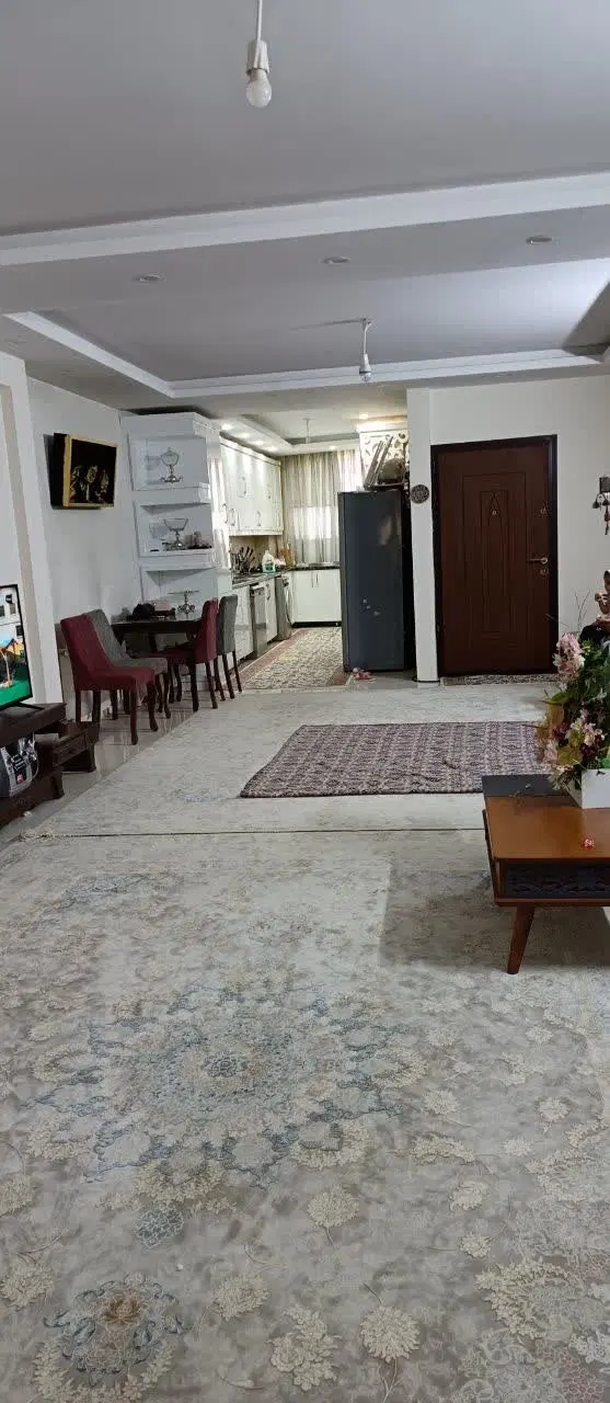 آپارتمان ۱۱۰ متری شیک تک‌واحدی