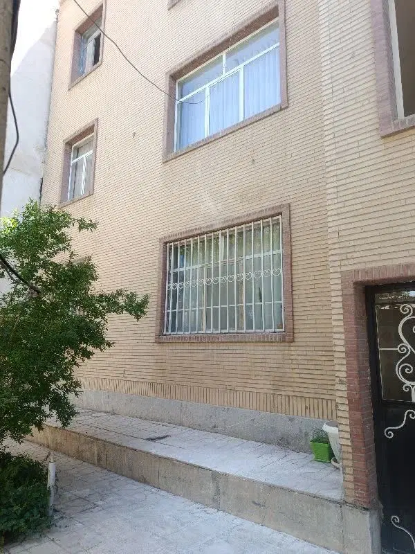 واحد مسکونی واقع در کیانمهر