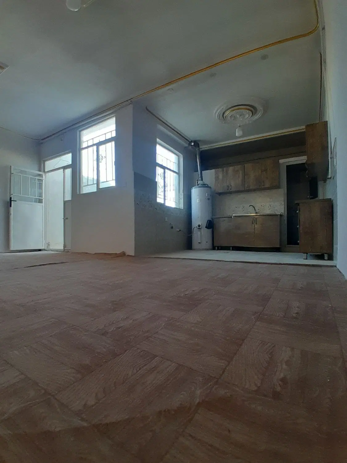 خانه ۸۵ متر دو خابه  در کمربندی خیابان حسن زاده‌