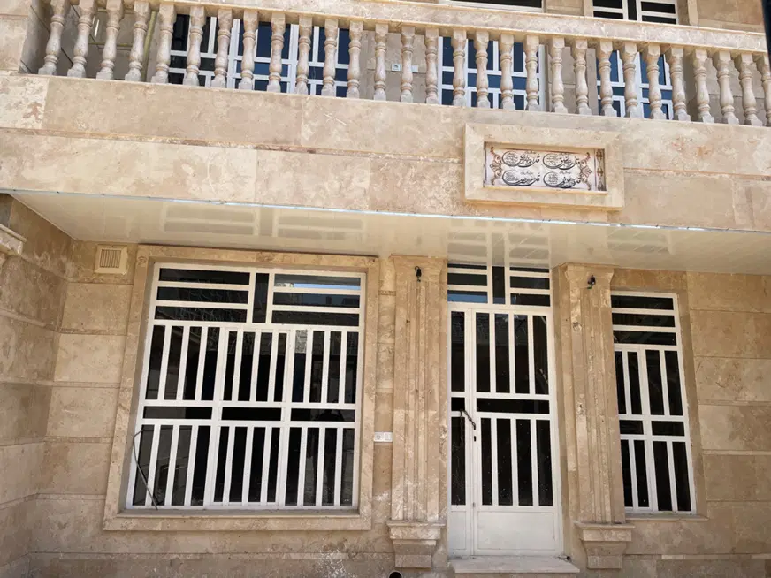 منزل ویلایی دوطبقه ماهفیروزان تختی دارای انشعاب