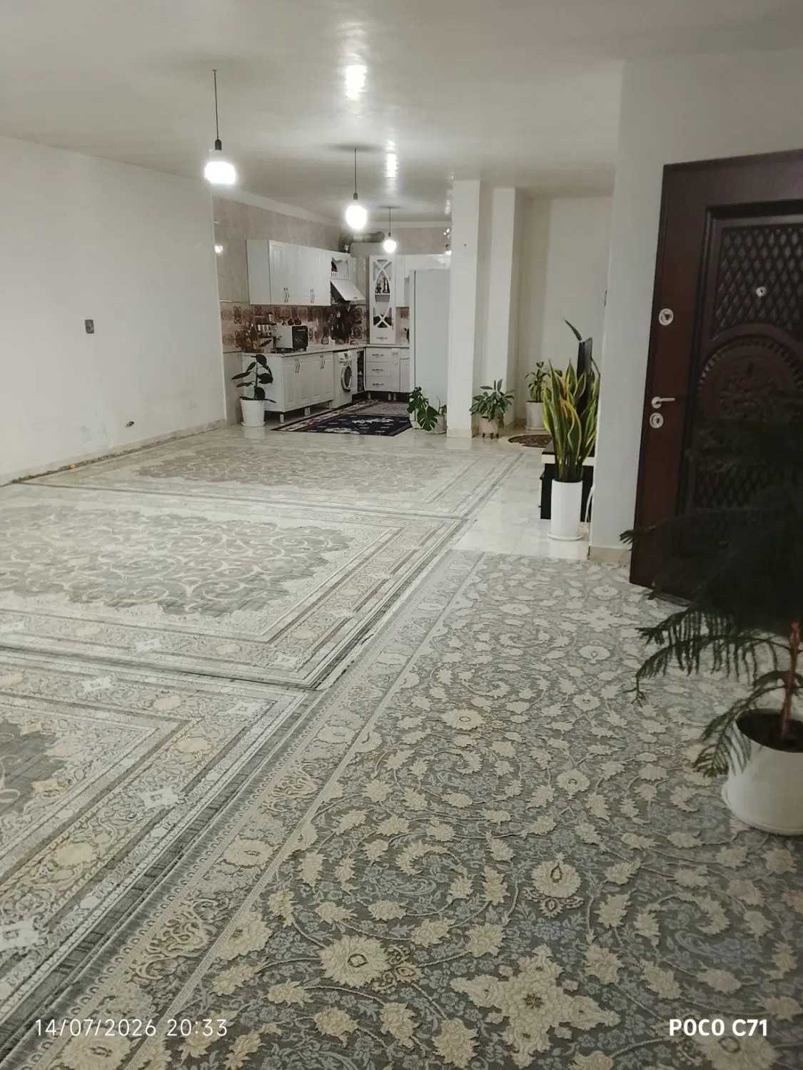 فروش یک باب منزل مسکونی.