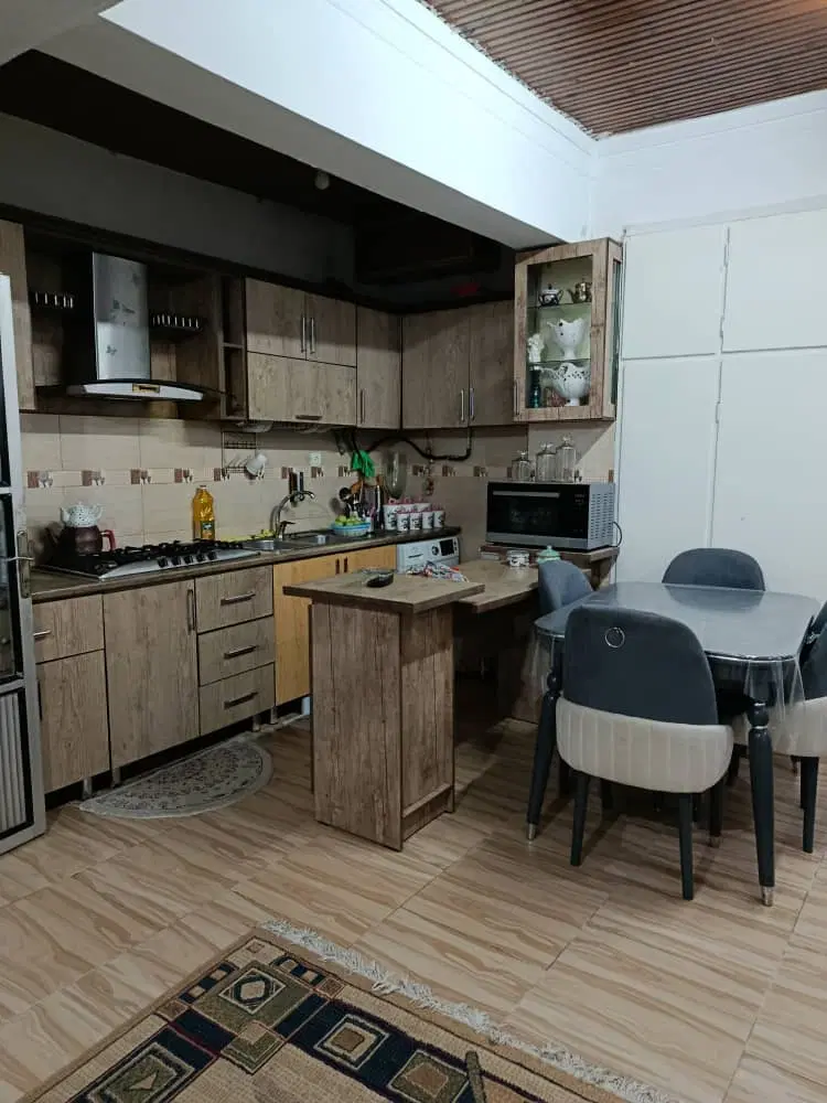 ۶۸متر ویلایی سندار خیابان لاهیجان بر اصلی