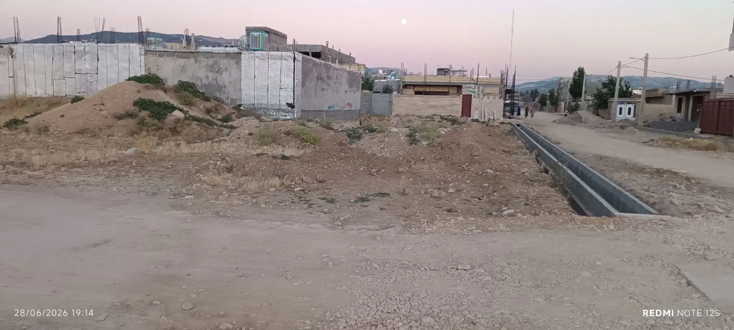 زمین دو نبش تجاری مسکونی_نجف آباد_۱۴ متری آزادگان