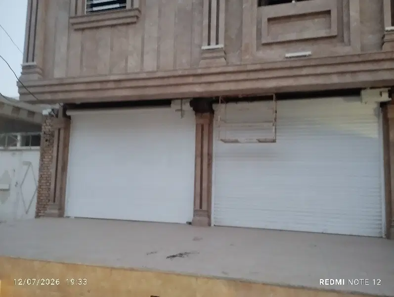 هر دو مغازه رهن و اجاره داده میشود