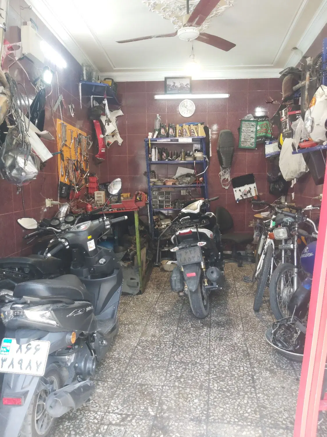 مغازه ۱۸ متری