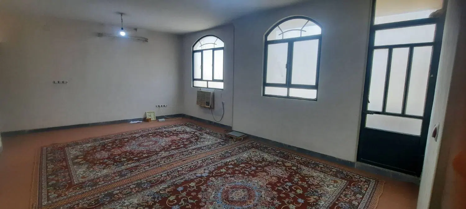 رهن کامل آپارتمان100متری مبله،دوخوابه، آماده سکونت