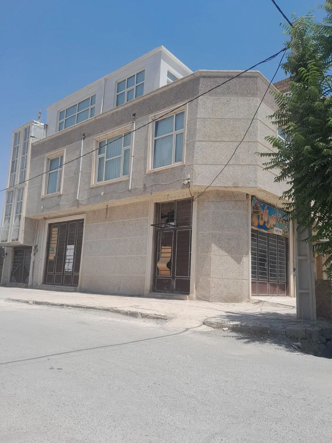 منزل مسکونی دوطبقه تجاری مسکونی۰خ شهید فلاحی