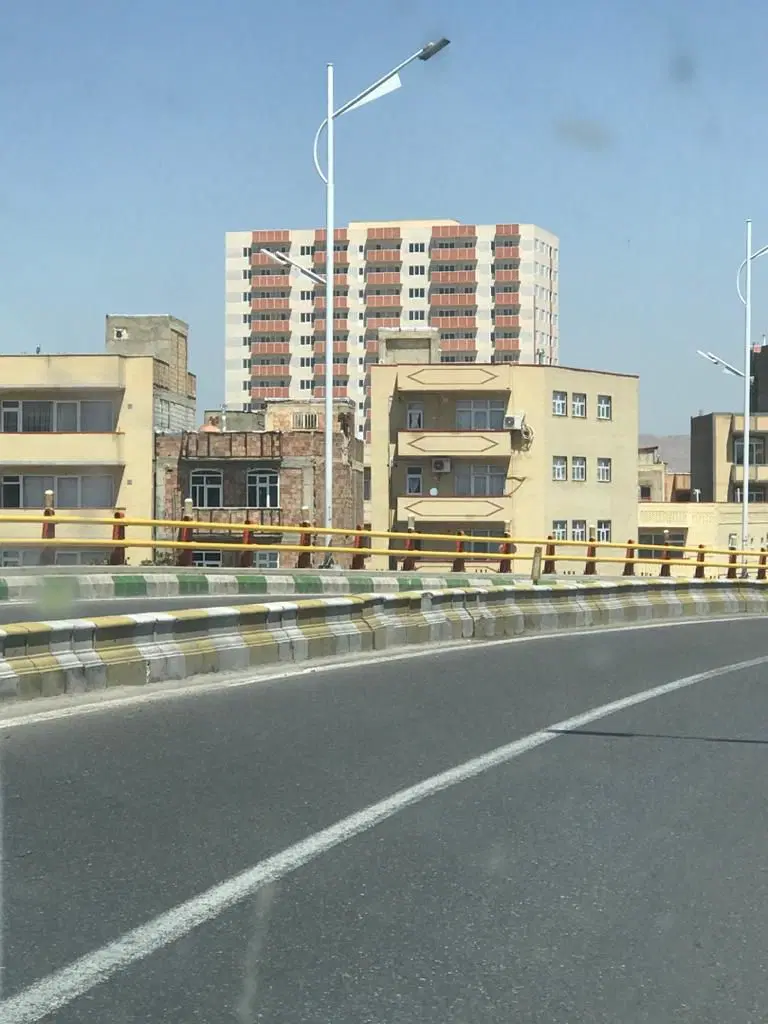 93 متر برج‌جهان نما بدون واسطه در دفتر برج