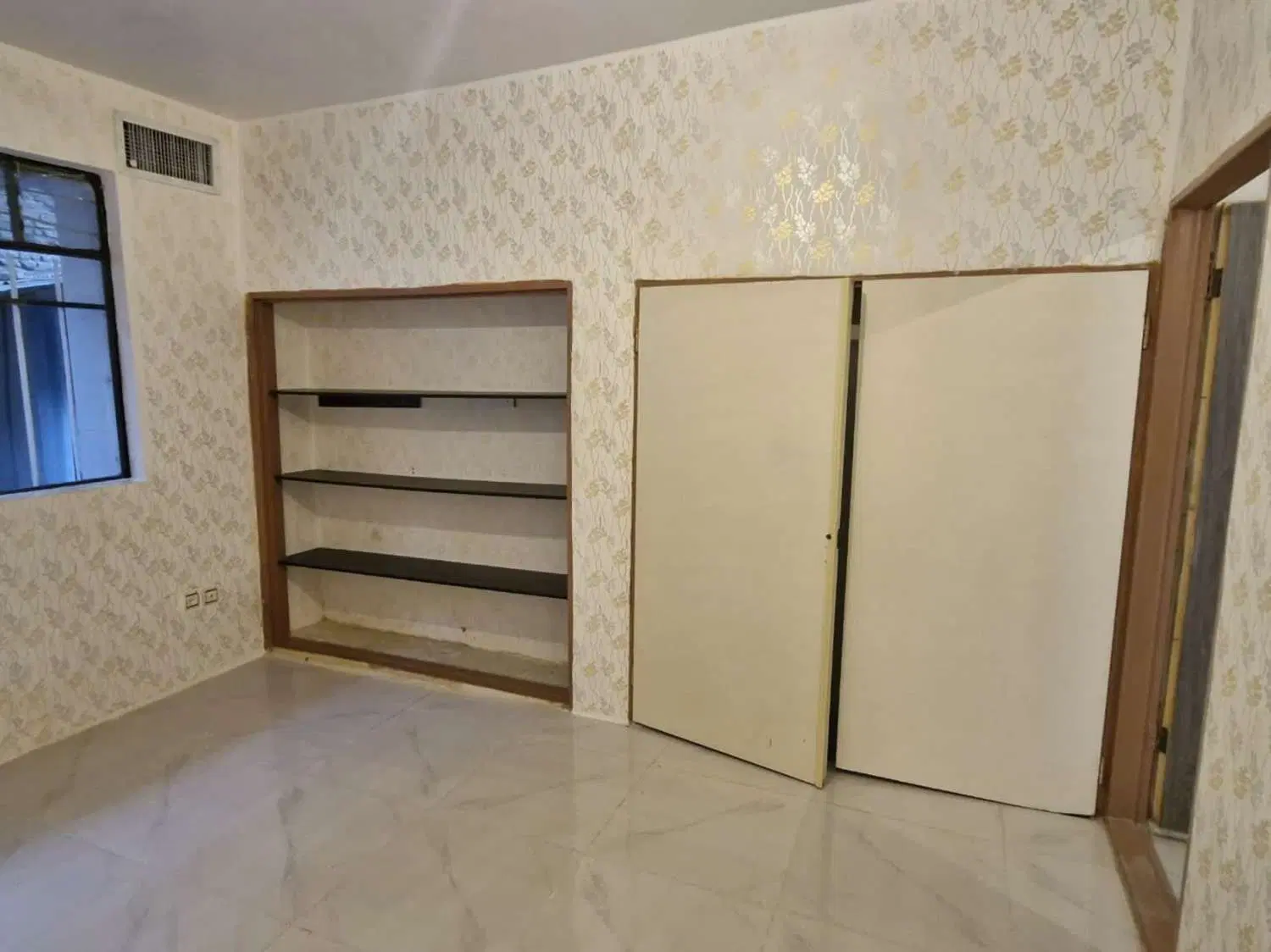خانه و مغازه_سنددار_ بر 7_جنوبی
