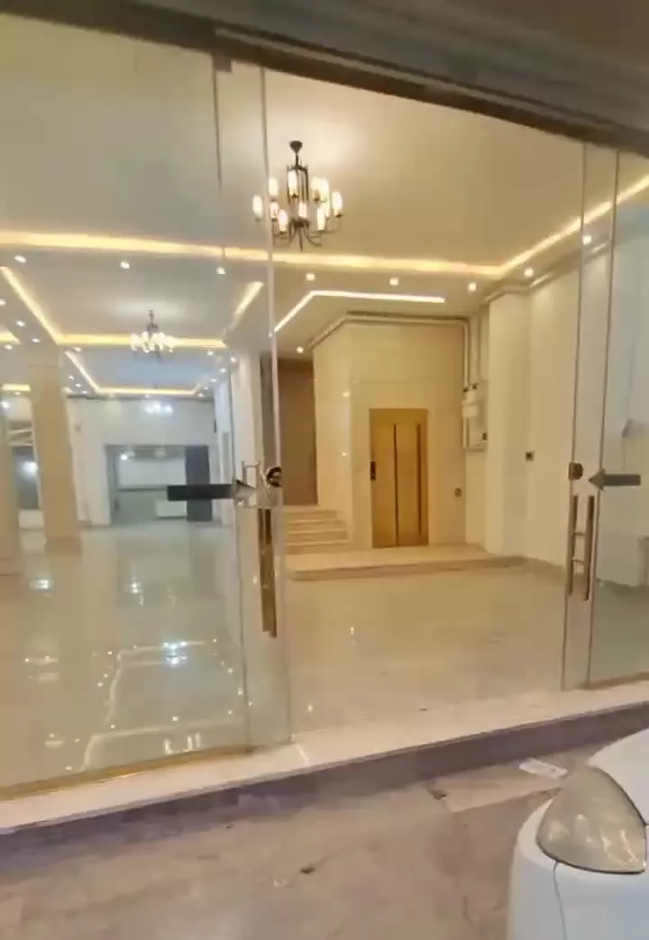 واحد تریبلکس فلت تجاری فول ۱۰۰۰متر