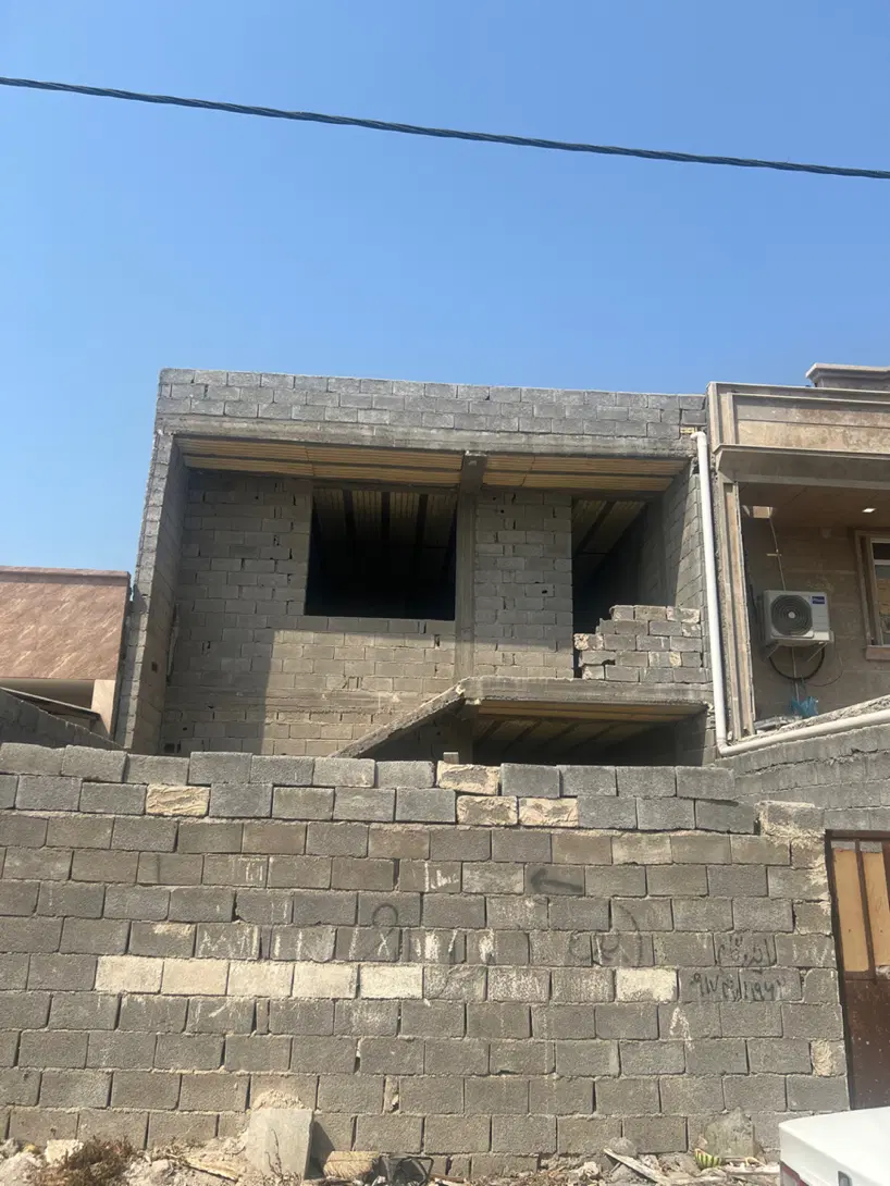 خانه نیمه کاره دو طبقه
