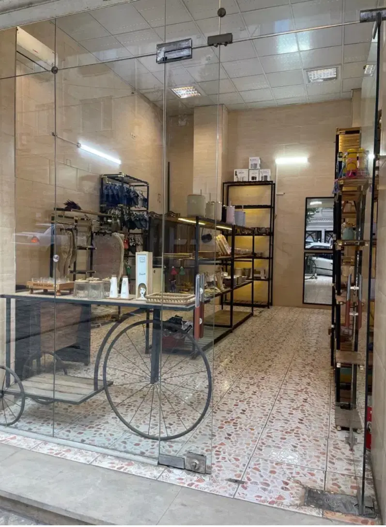 مغازه ۳۱ متری، خیابان ساری