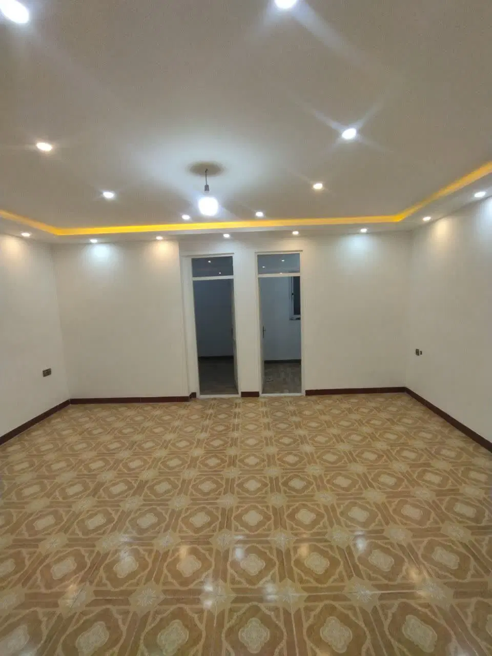 با سلام فروش دو عدد سوییت مجهزا با یک باب مغازه