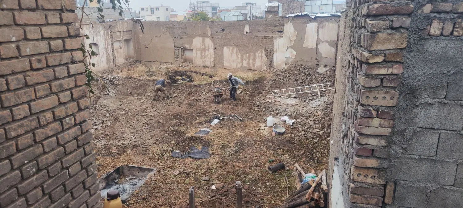 زمین خالی در مرکز شهر