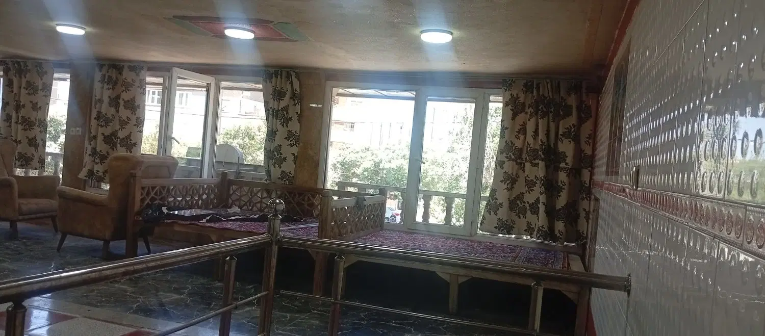 یک سالن لکس داری کل امتیازات