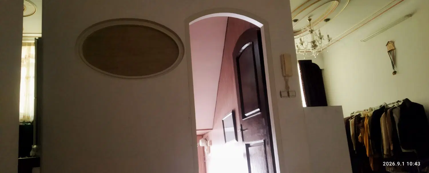 سه طبقه هفتاد متری جنوبی در بیست متری امام حسین