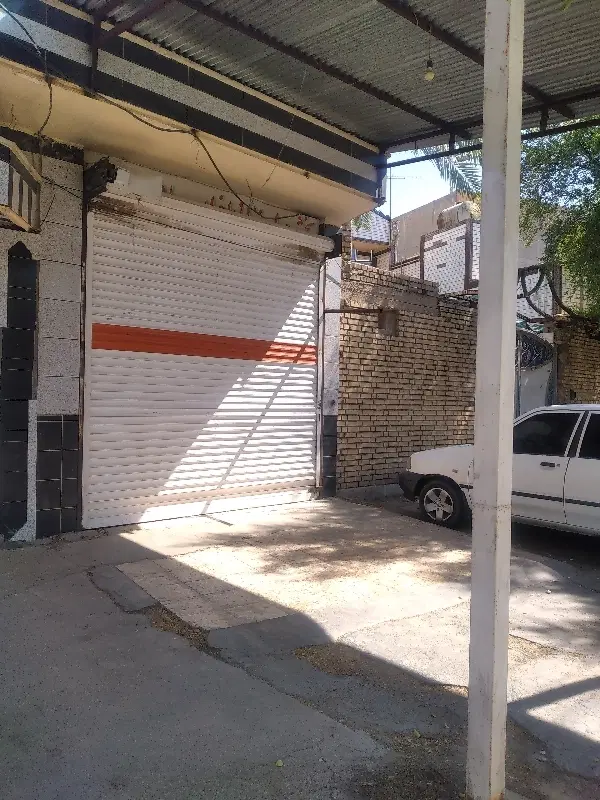 یک باب مغازه همراه با سردخانه